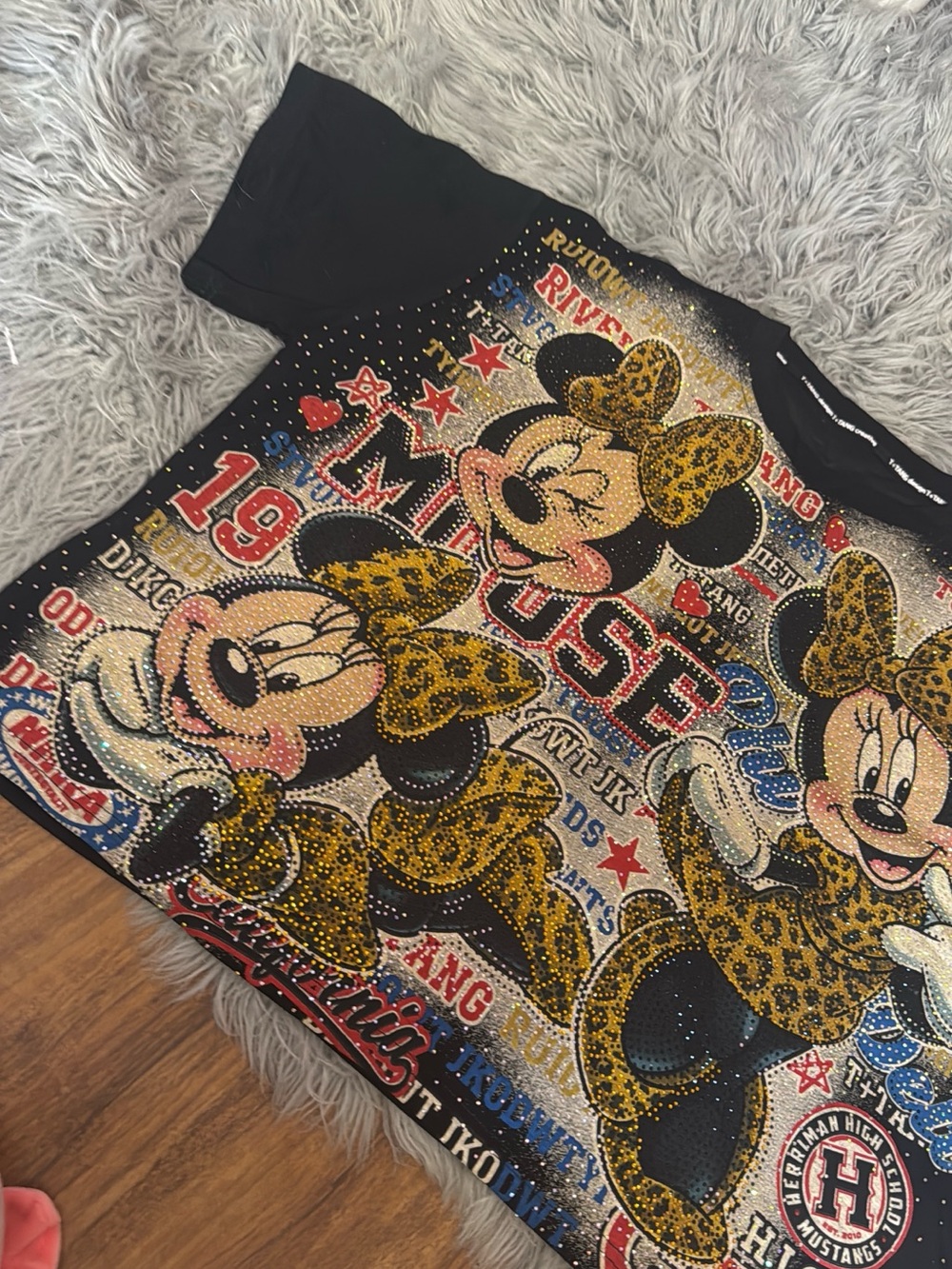 Disney Minnie Mouse Black Short Sleeve Sequin Graphic Tee